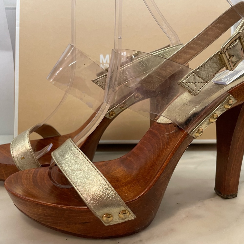 Michael Kors, gold and wood strappy heels.  Excellent condition!!  Chic!
